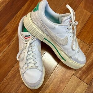 Women’s NIKE COURT LEGACY LIFT WHITE-SUMMIT size 9.6 FJ5483-100